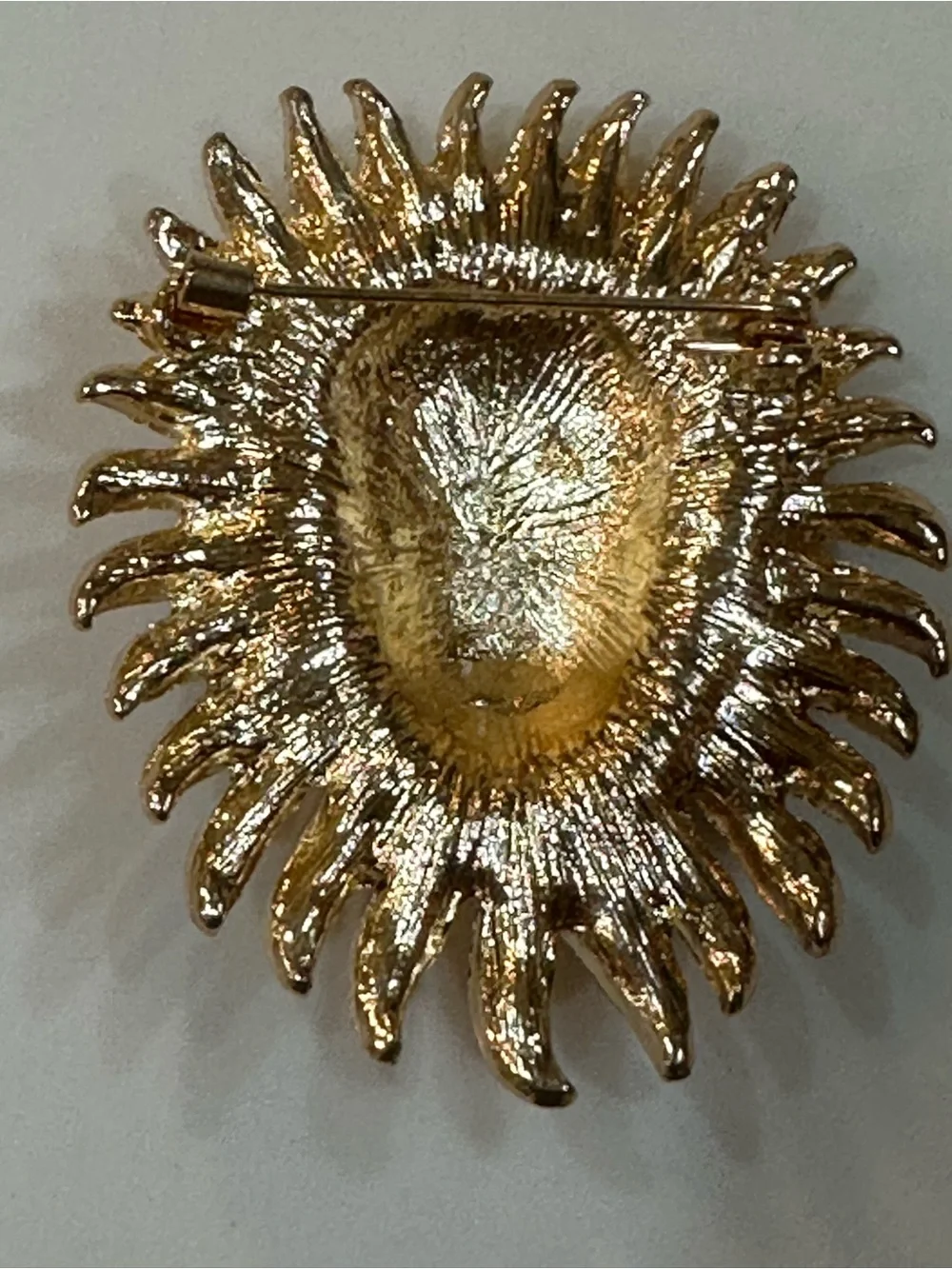 Gold Tone Rhinestone Lion Head Brooch Emerald Green Eyes 2.25